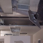 Impianto di condizionamento con controsoffitto presso locale commerciale